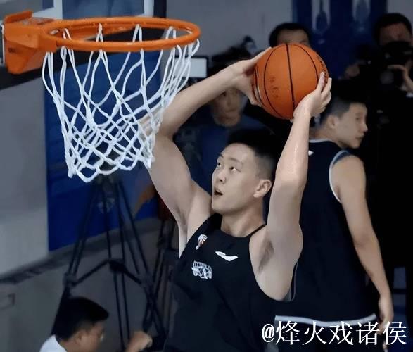 张知垚27分13篮板董灏21分12篮板6助攻 上海大胜湖北109-82